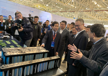 青岛市委书记为国轩高科电池点赞！